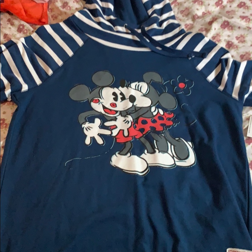 sweatshirt